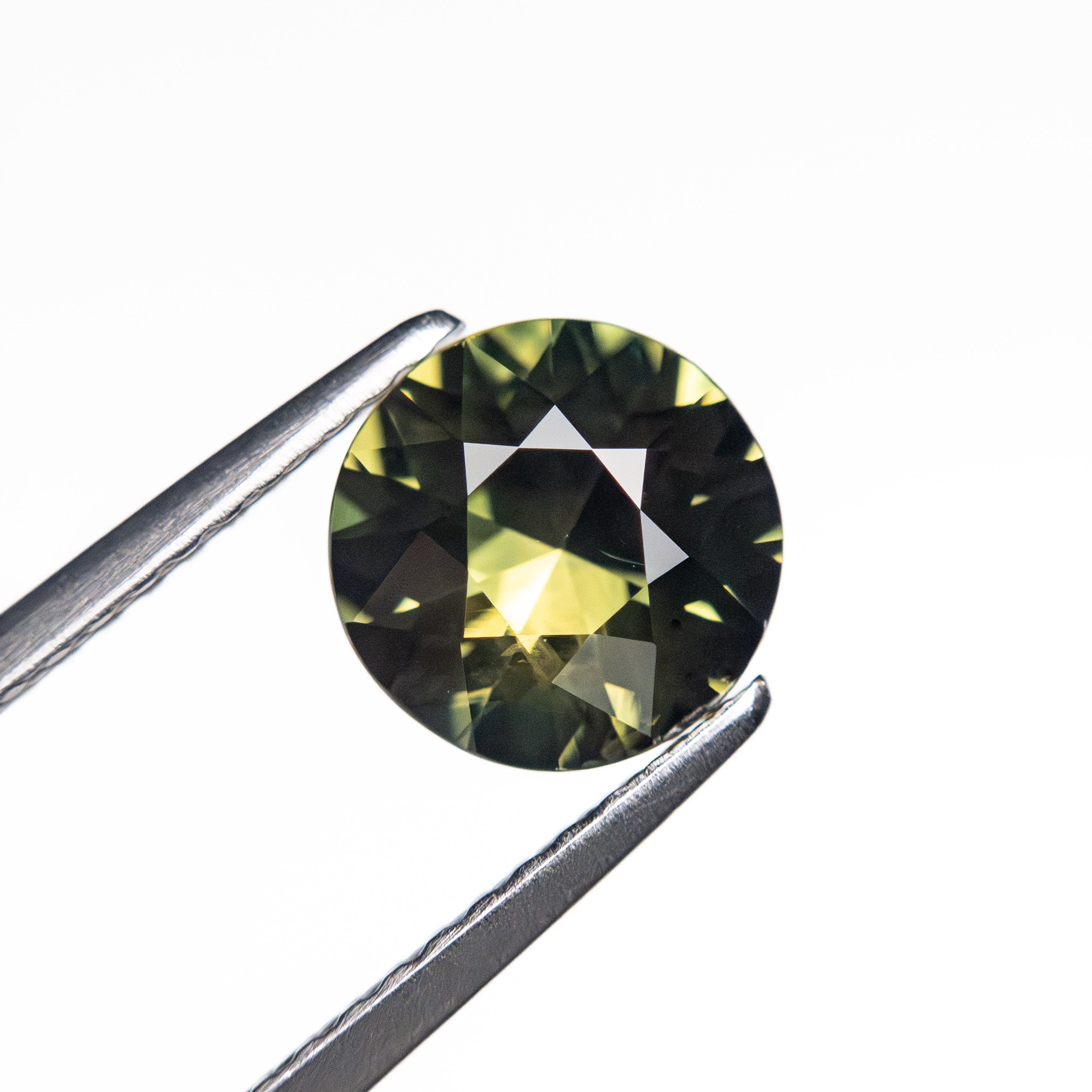 1.53ct 7.04x7.10x4.30mm Round Brilliant Sapphire 25371-02