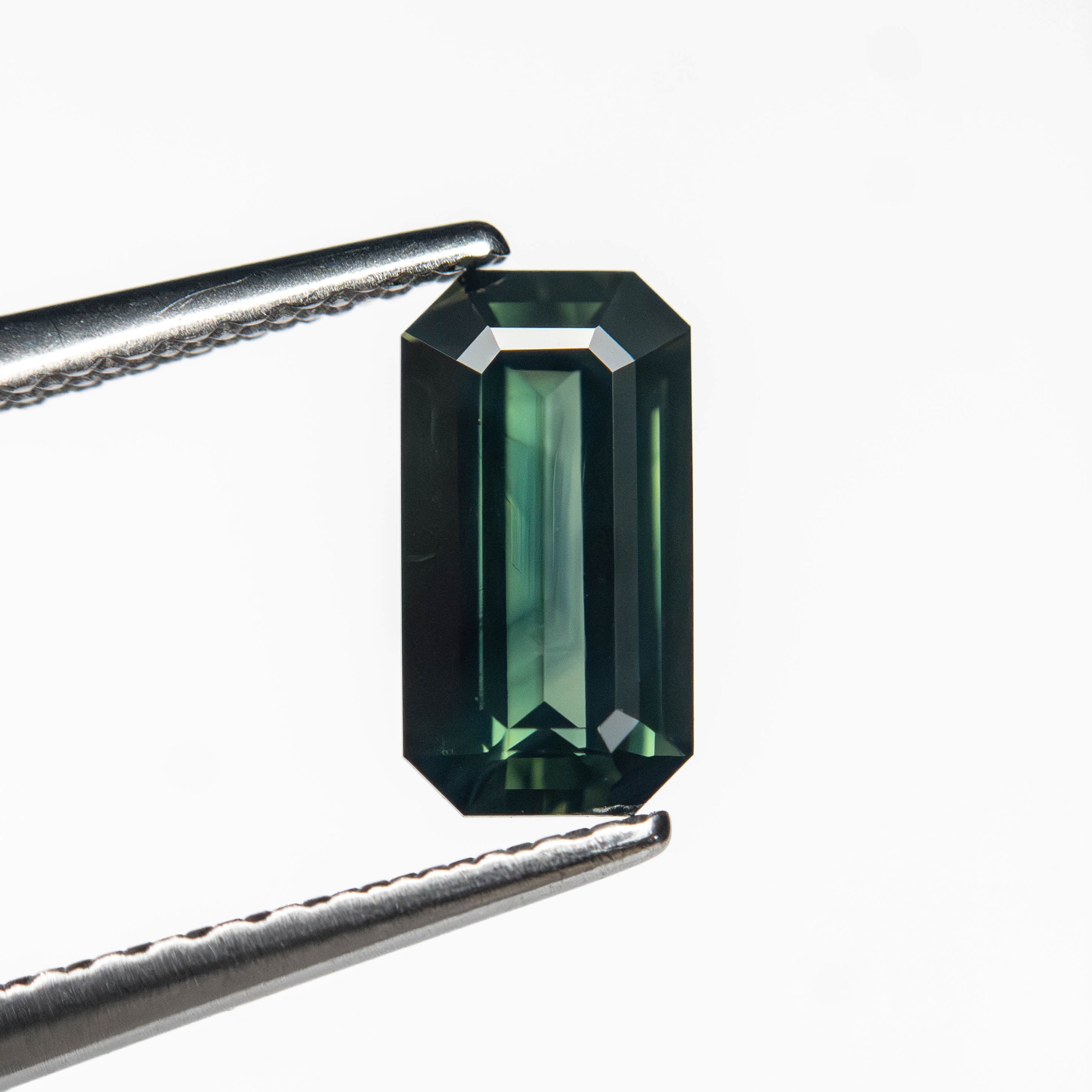 0.99ct 7.89x4.20x2.78mm Cut Corner Rectangle Steph Cut Sapphire 27329-05