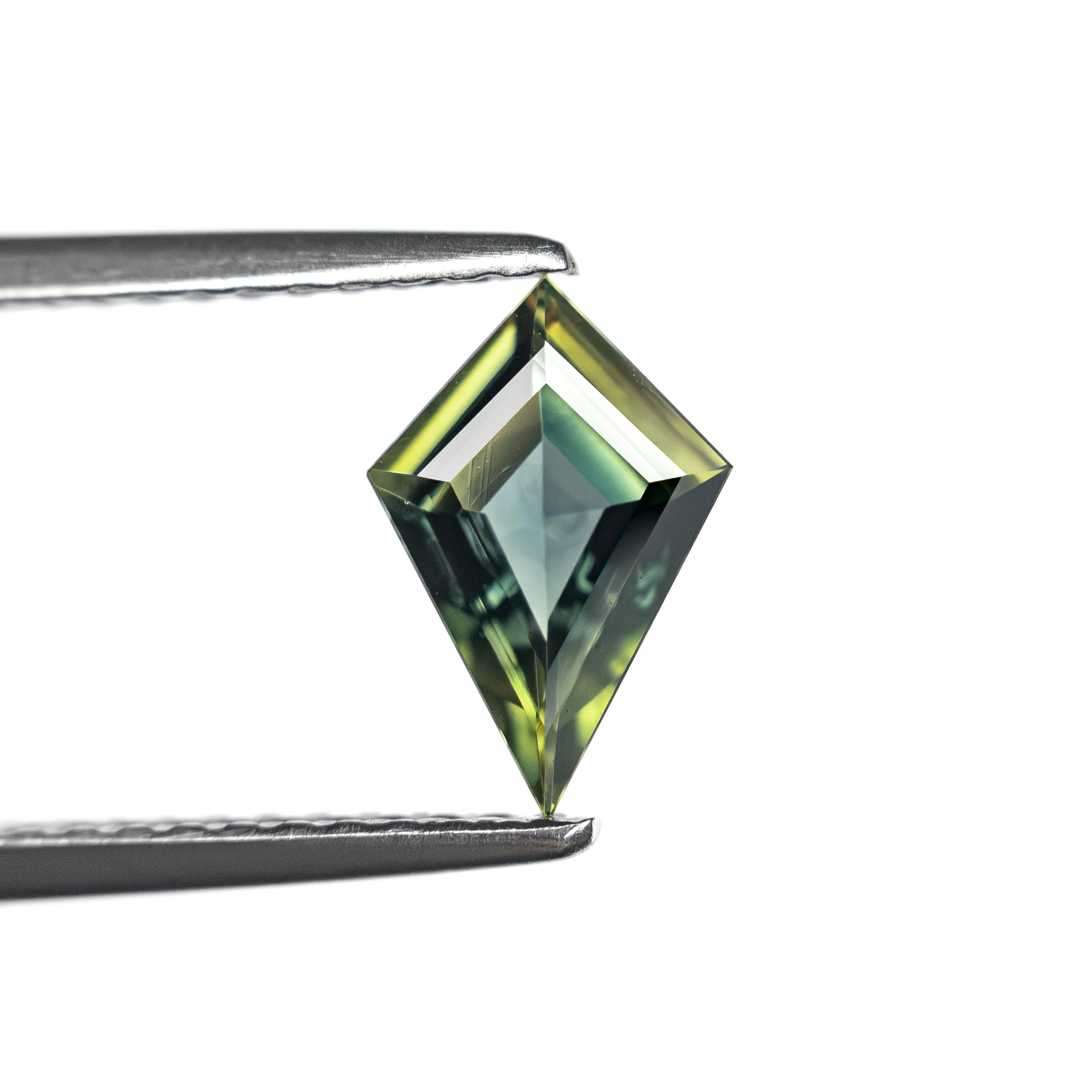 0.61ct 8.61x5.18x2.53mm Kite Step Cut Sapphire 27336-21