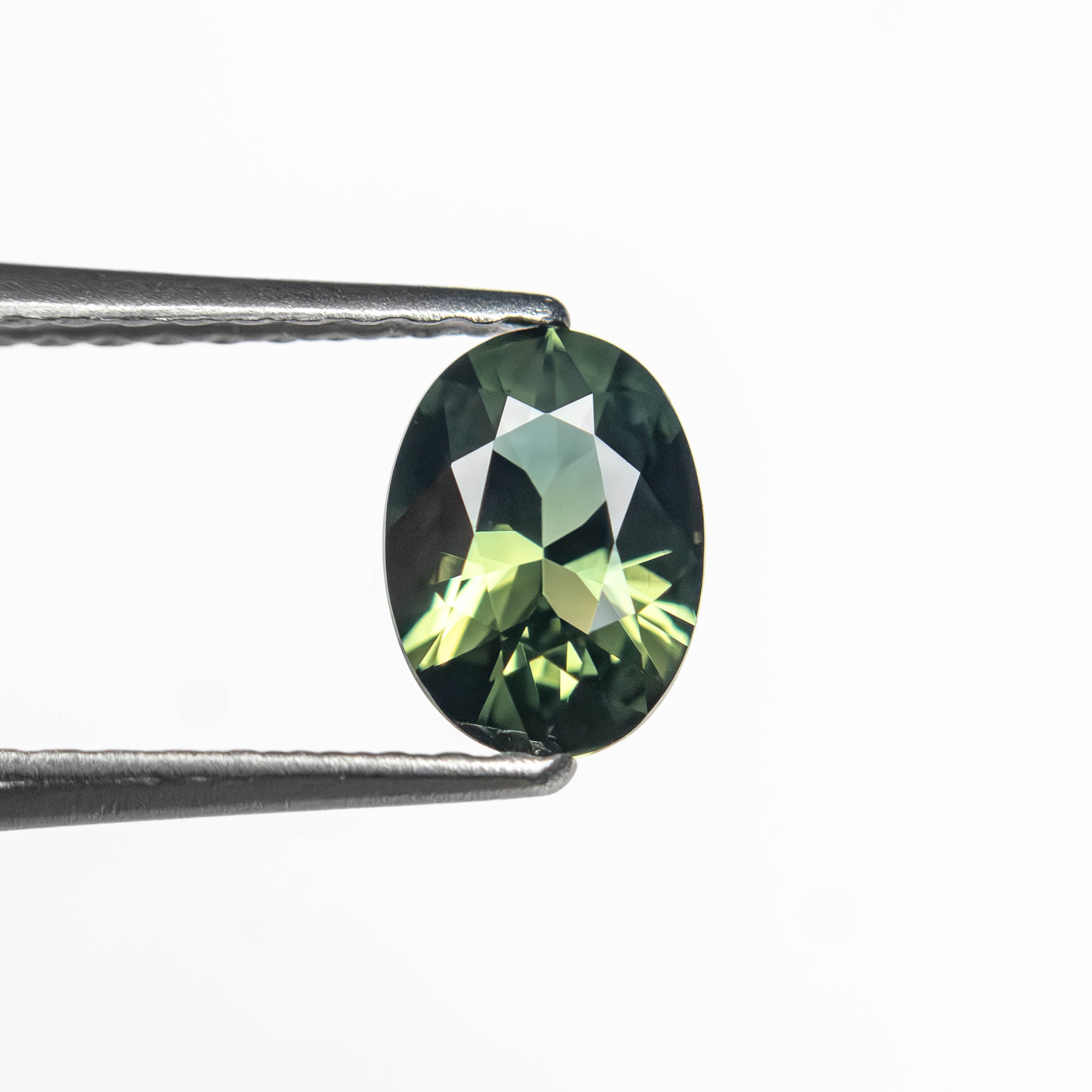 0.64ct 6.43x4.73x2.69mm Oval Brilliant Sapphire 27363-04