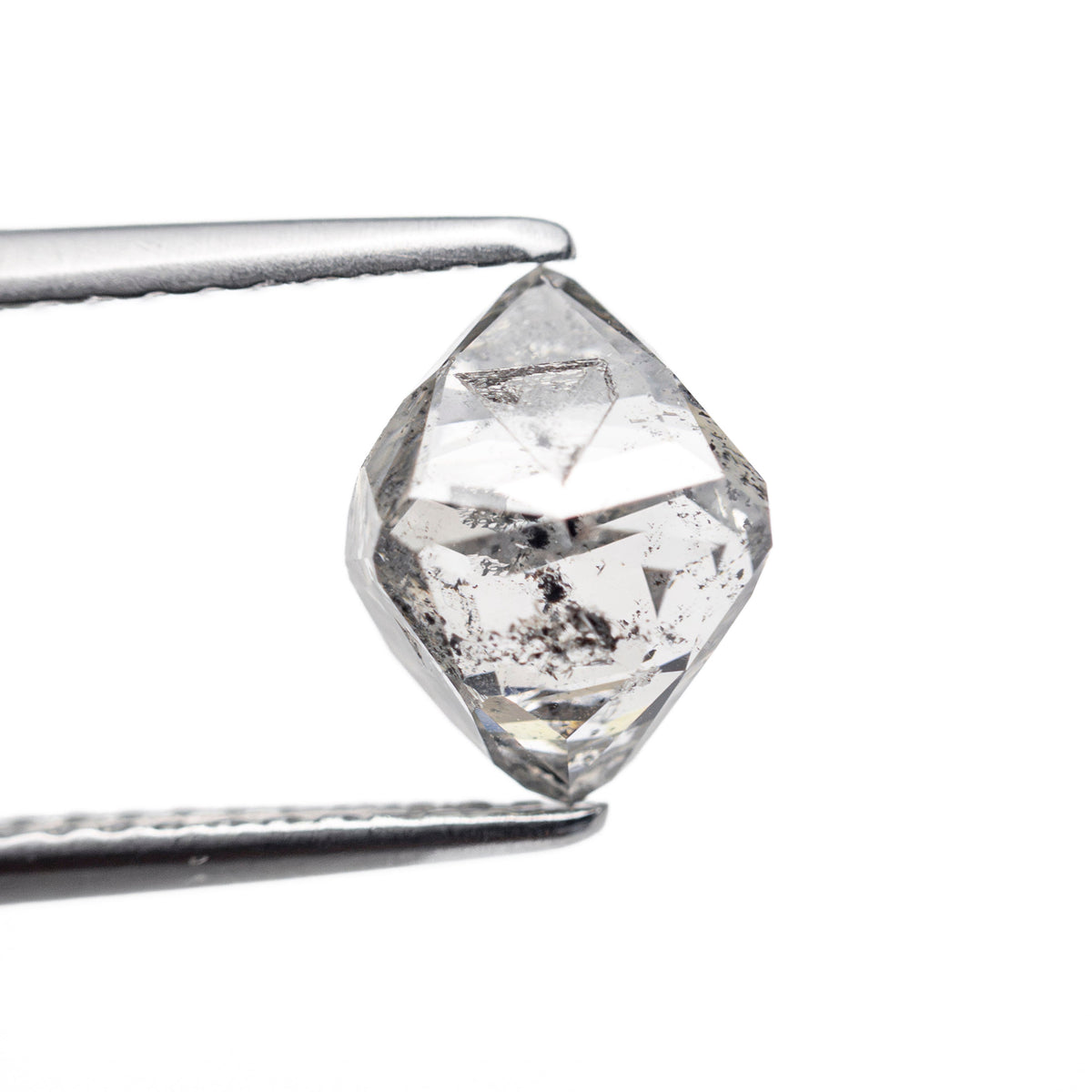 2.62ct 8.09x6.68x6.53mm Octahedron 🇨🇦 27798-02