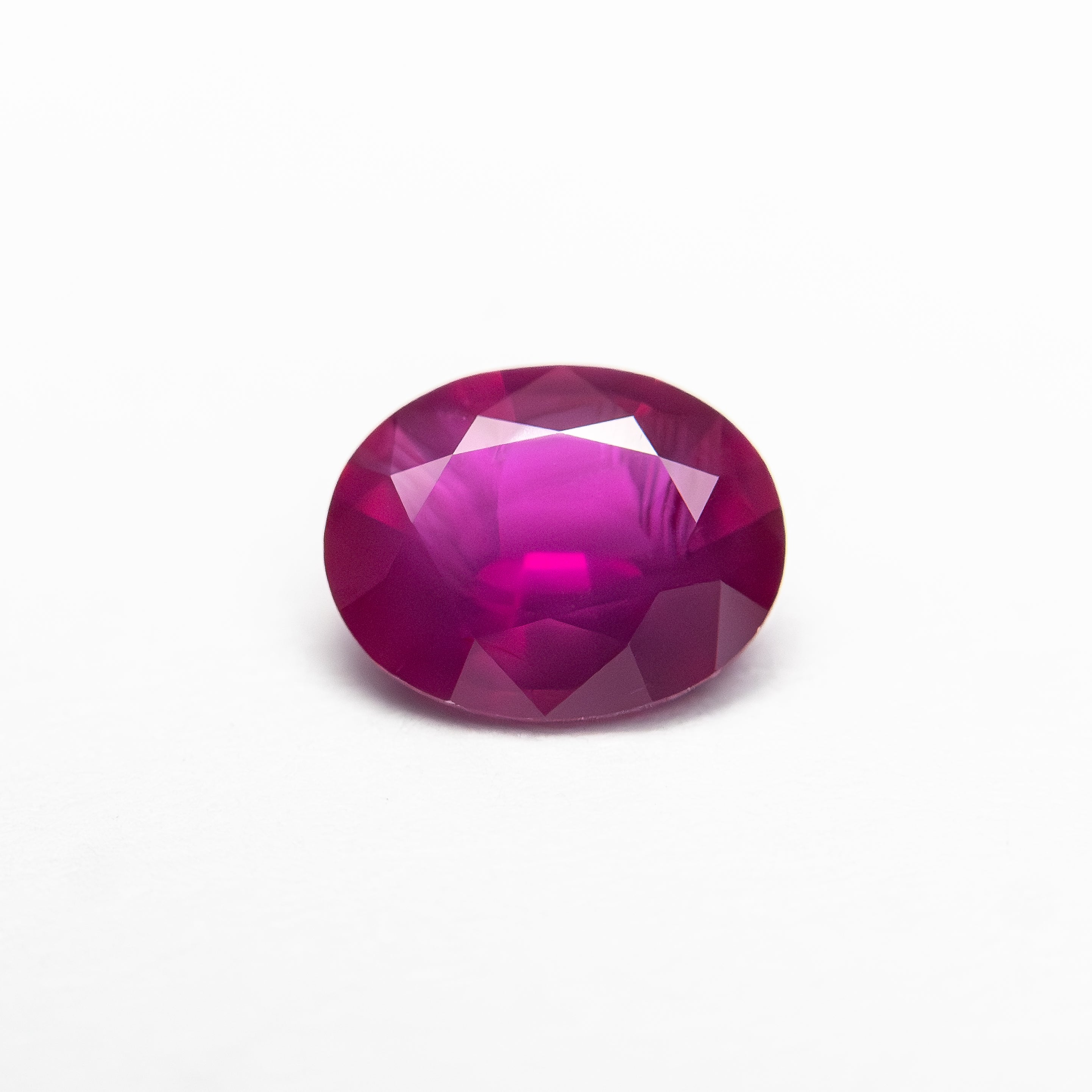 0.88ct 6.71x5.27x3.07mm Oval Brilliant Ruby 27956-25