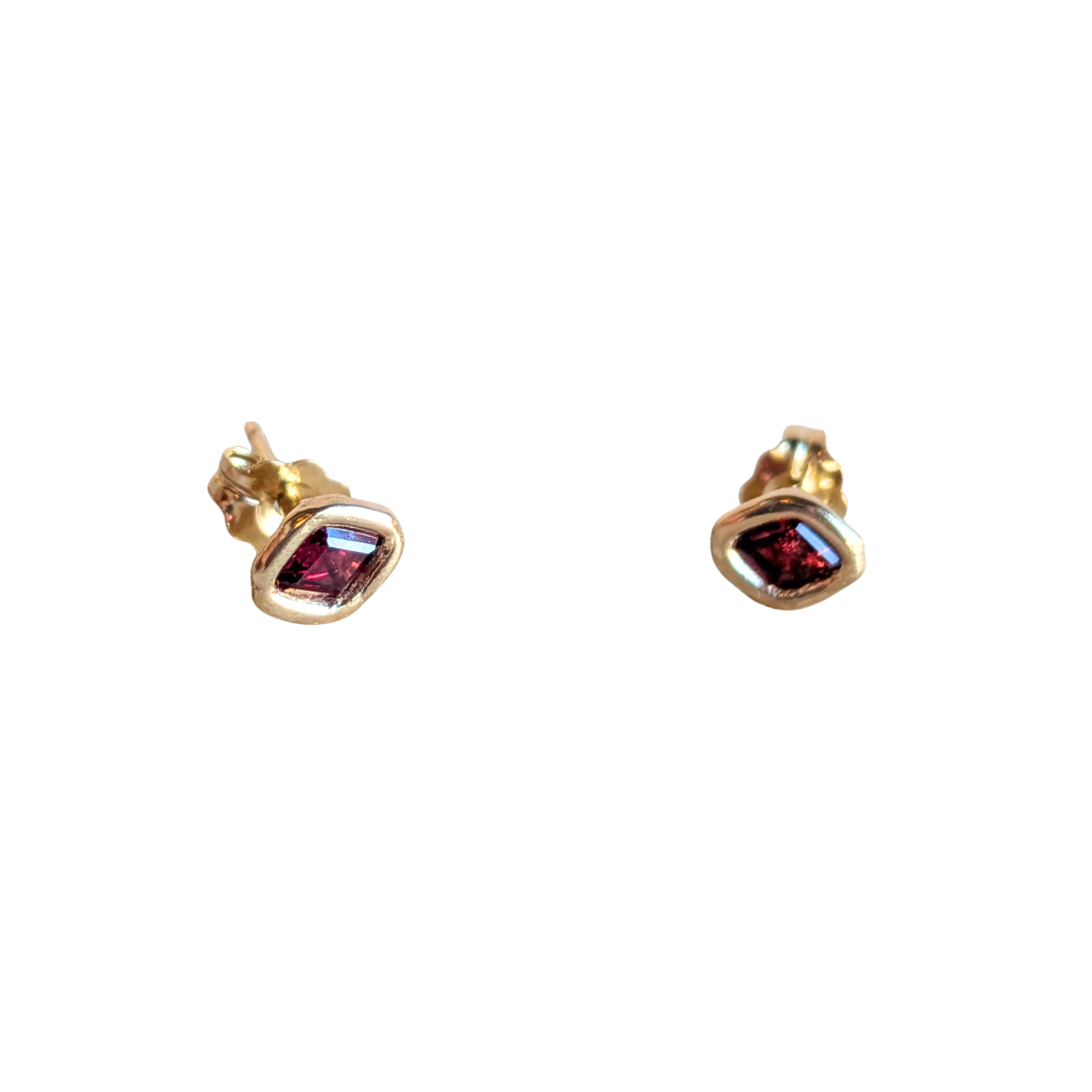 Rhombus Garnet Wrap Studs