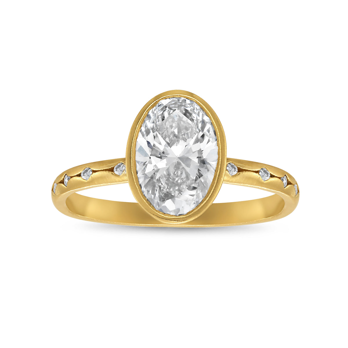 Oval Diamond Bezel Scallop Ring