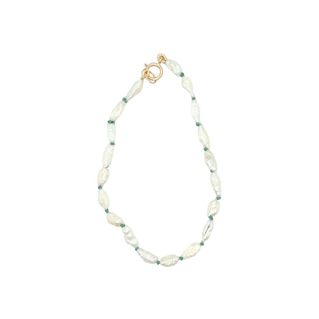 Heshi Pearl Bracelet with Green Knotting
