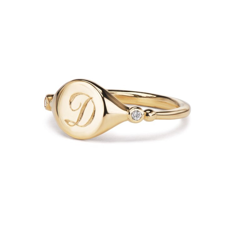 Sonder Signet Ring - Round — Wedding Day Edit