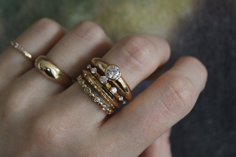 Selene Solitaire — Commitment, Curated