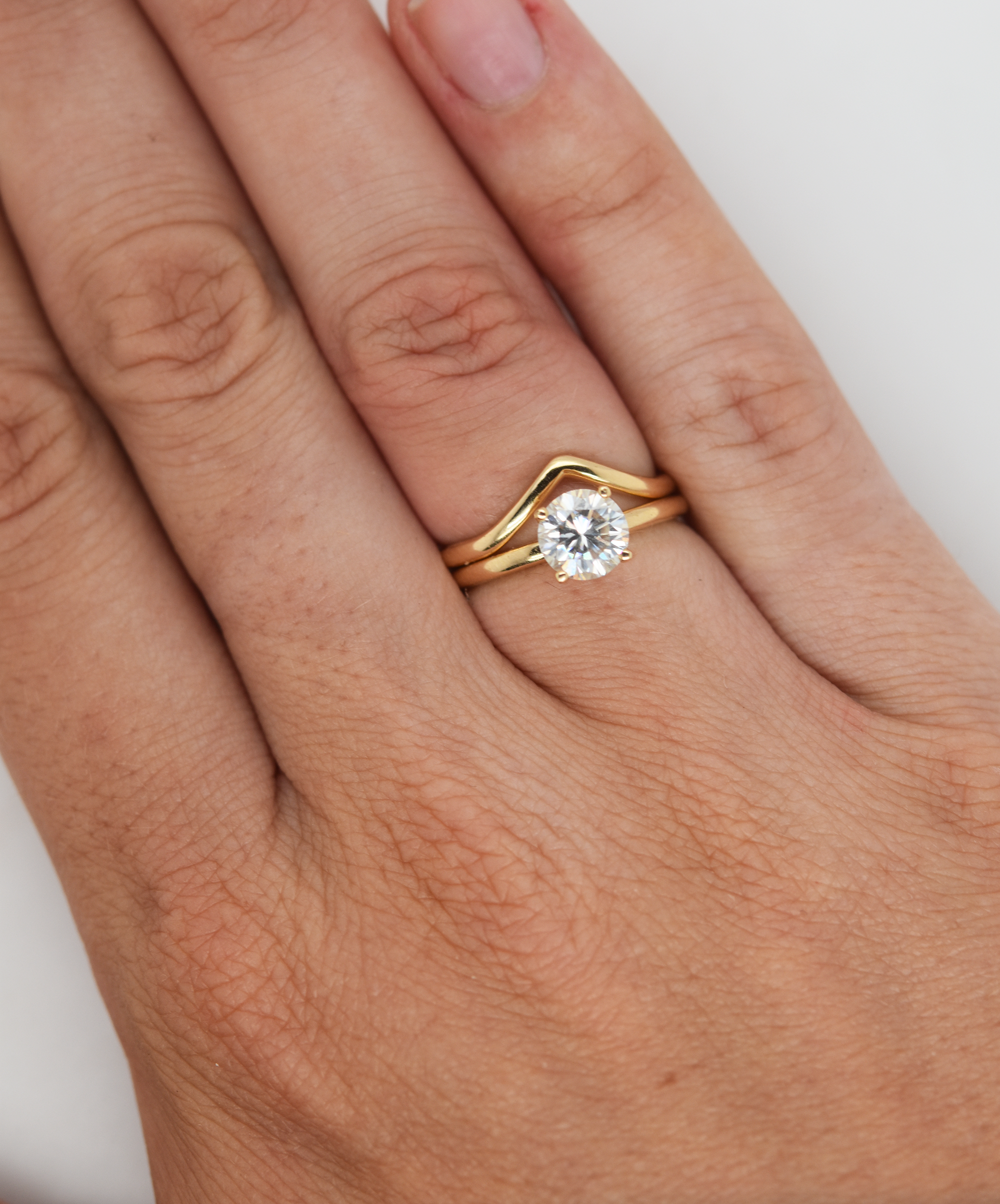 Curved V Band