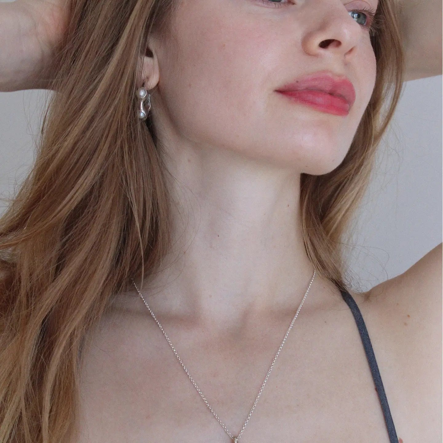 White Pearl Una Necklace