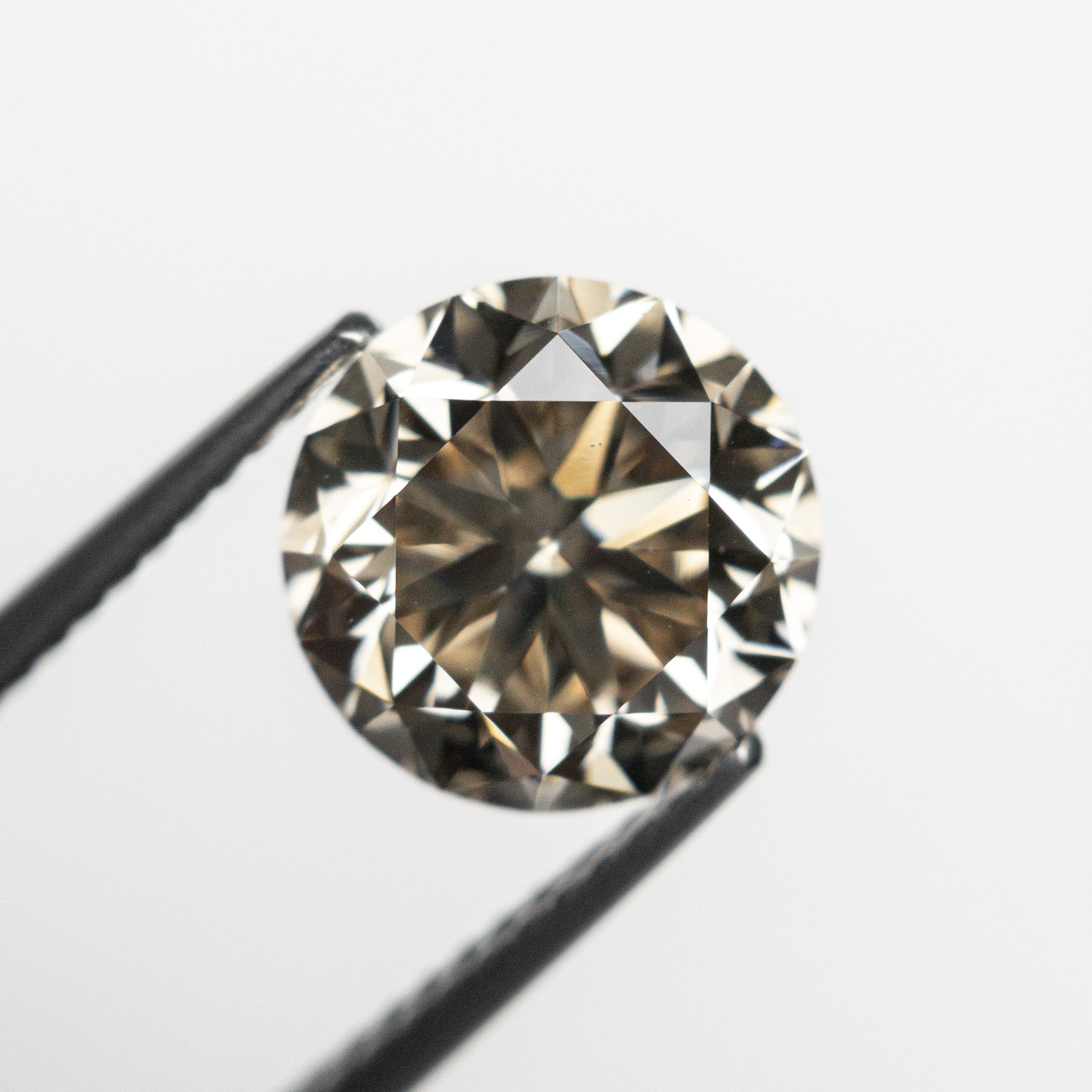 3.00ct 8.92x8.91x5.75mm VS2 Champagne Round Brilliant 20231-01