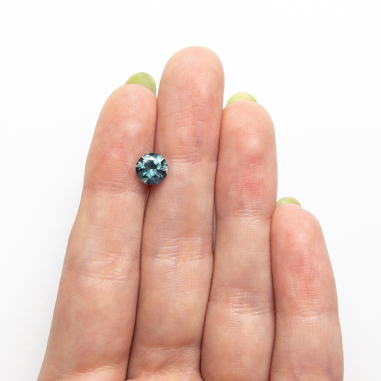 1.35ct 6.70x6.65x4.23mm Round Brilliant Sapphire 26524-24