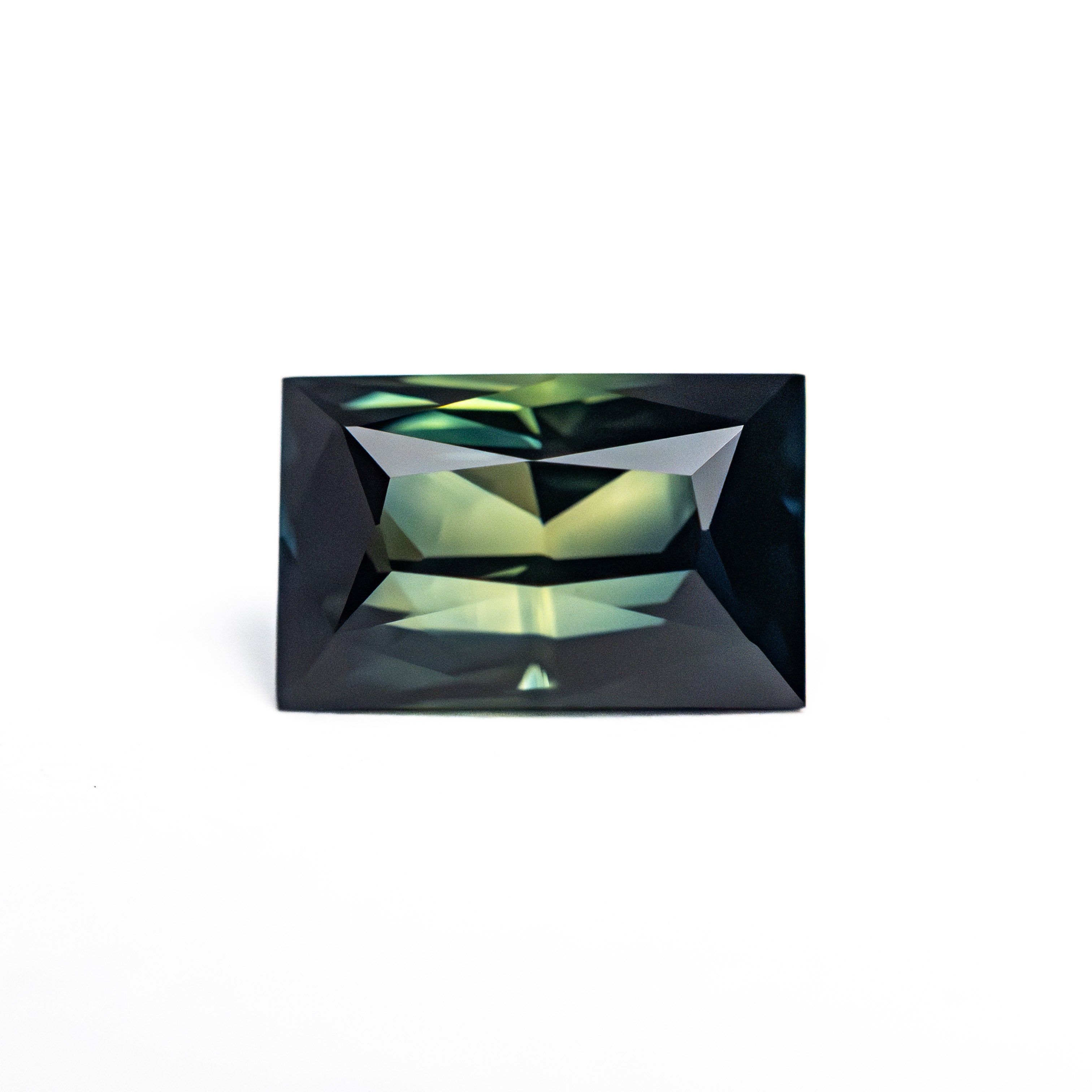 1.85ct 7.96x5.09x4.51mm Rectangle Brilliant Sapphire 26628-01