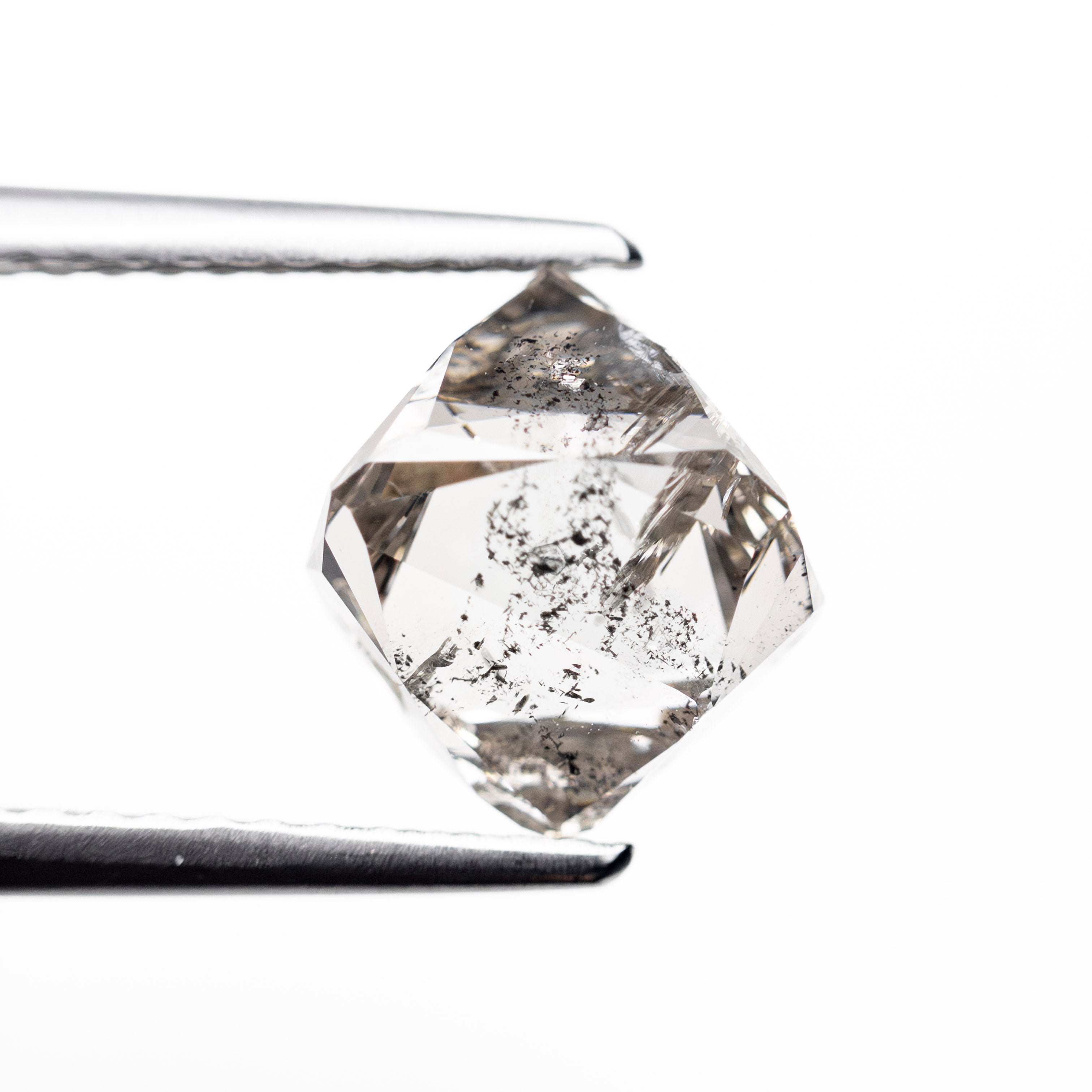 3.22ct 9.01x8.10x7.15mm Octahedron 🇨🇦 26869-01