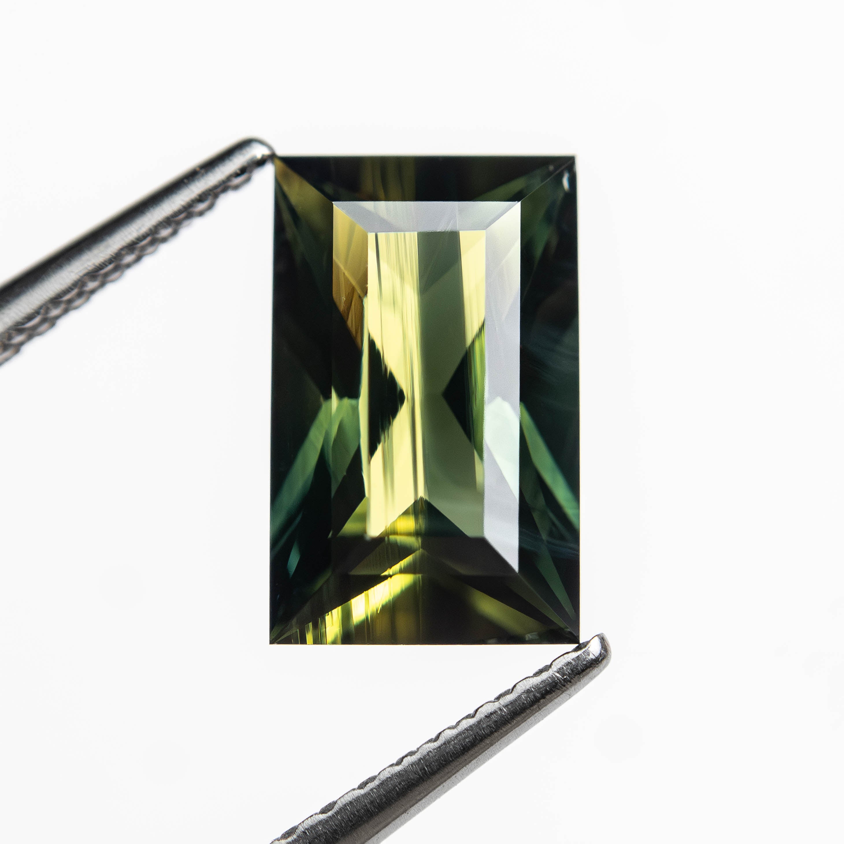 2.24ct 9.26x5.80x4.41mm Rectangle Step Cut Sapphire 27324-02