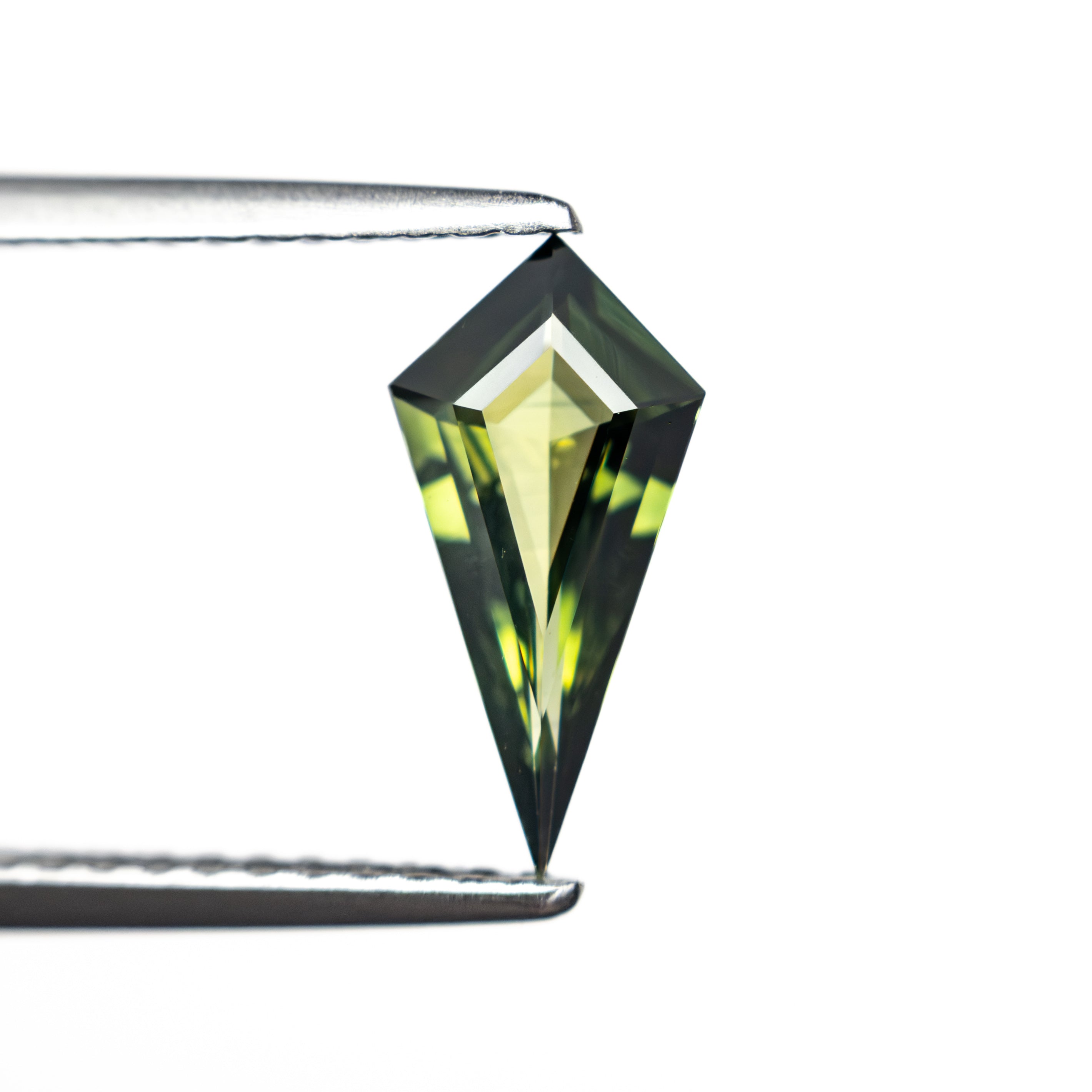 0.65ct 10.38x5.16x2.46mm Kite Step Cut Sapphire 27336-20