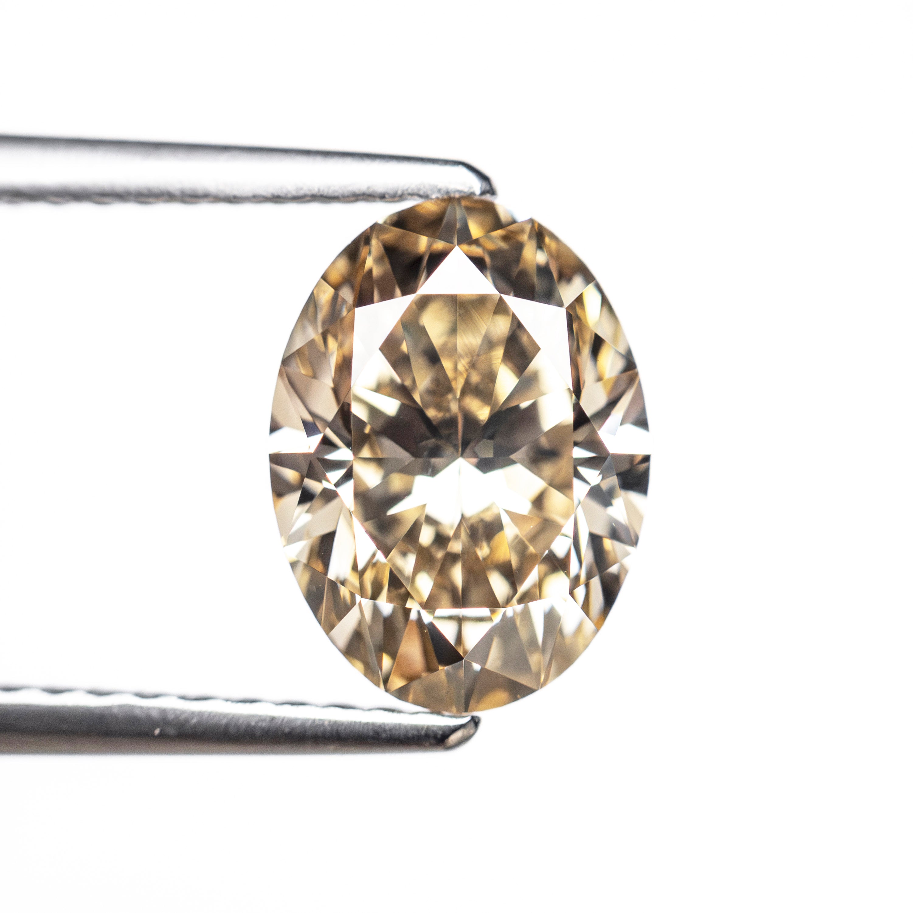 1.99ct 9.32x6.88x4.59mm VS2 C4 Oval Brilliant 27369-02