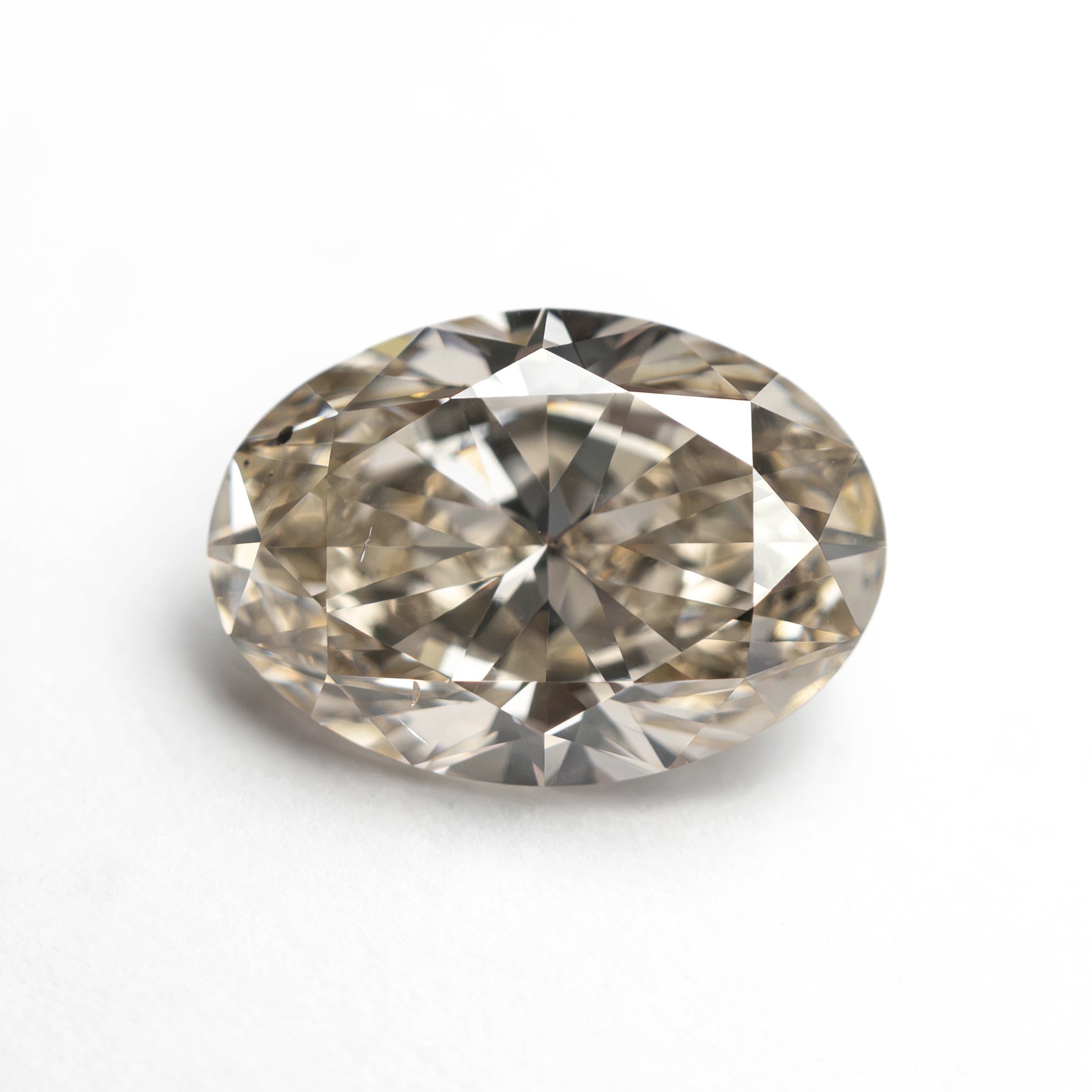 2.03ct 9.73x6.82x4.39mm SI2 Y-Z Oval Brilliant 27385-01