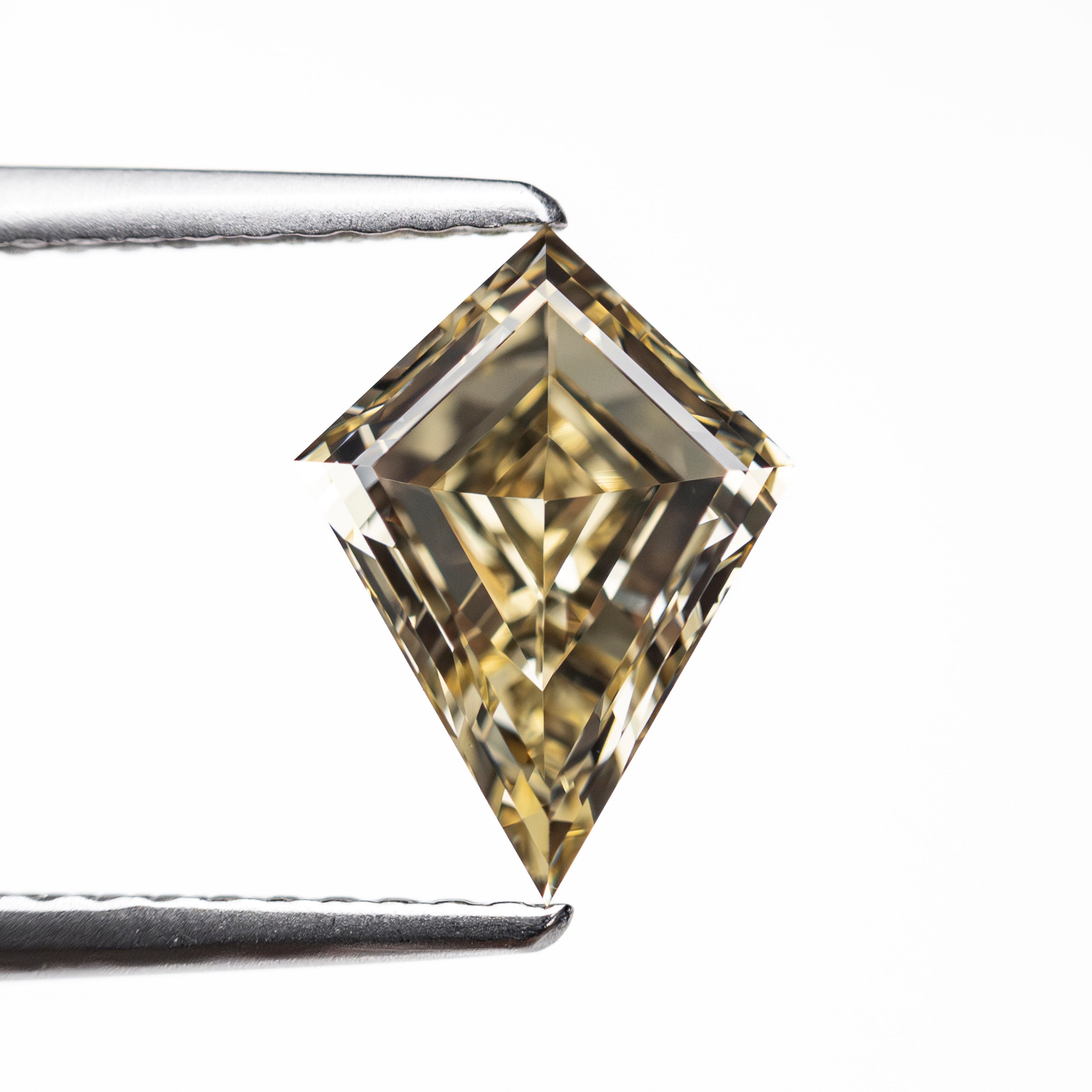 1.53ct 10.11x7.48x4.12mm VVS1 C5 Kite Step Cut 🇨🇦 27986-01