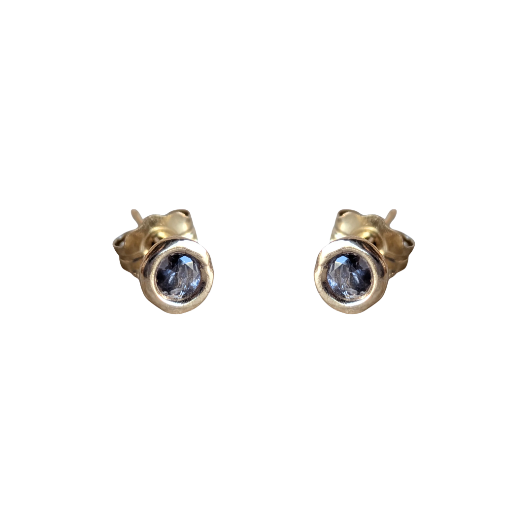 Gray Spinel Wrap Studs