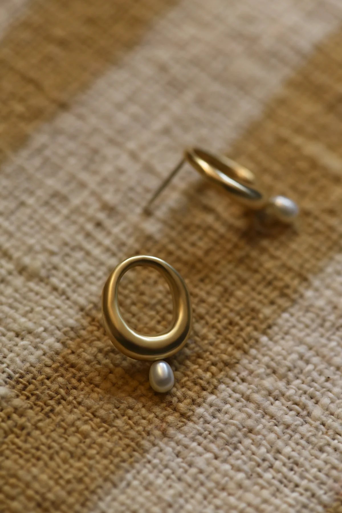 Tapered Open Circle + Pearl Earrings