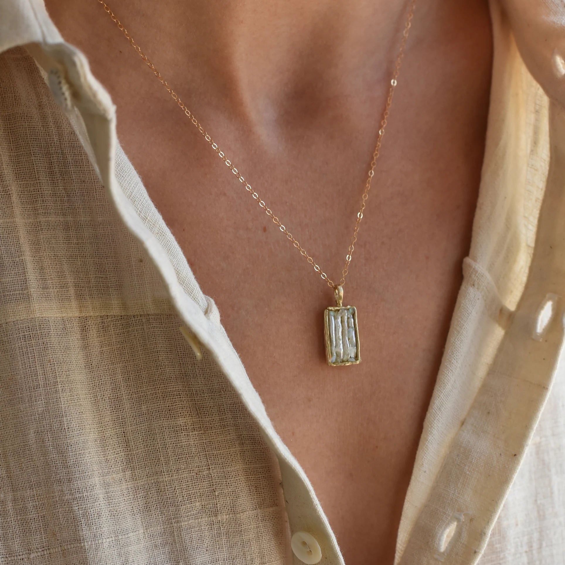 Tide Window Necklace
