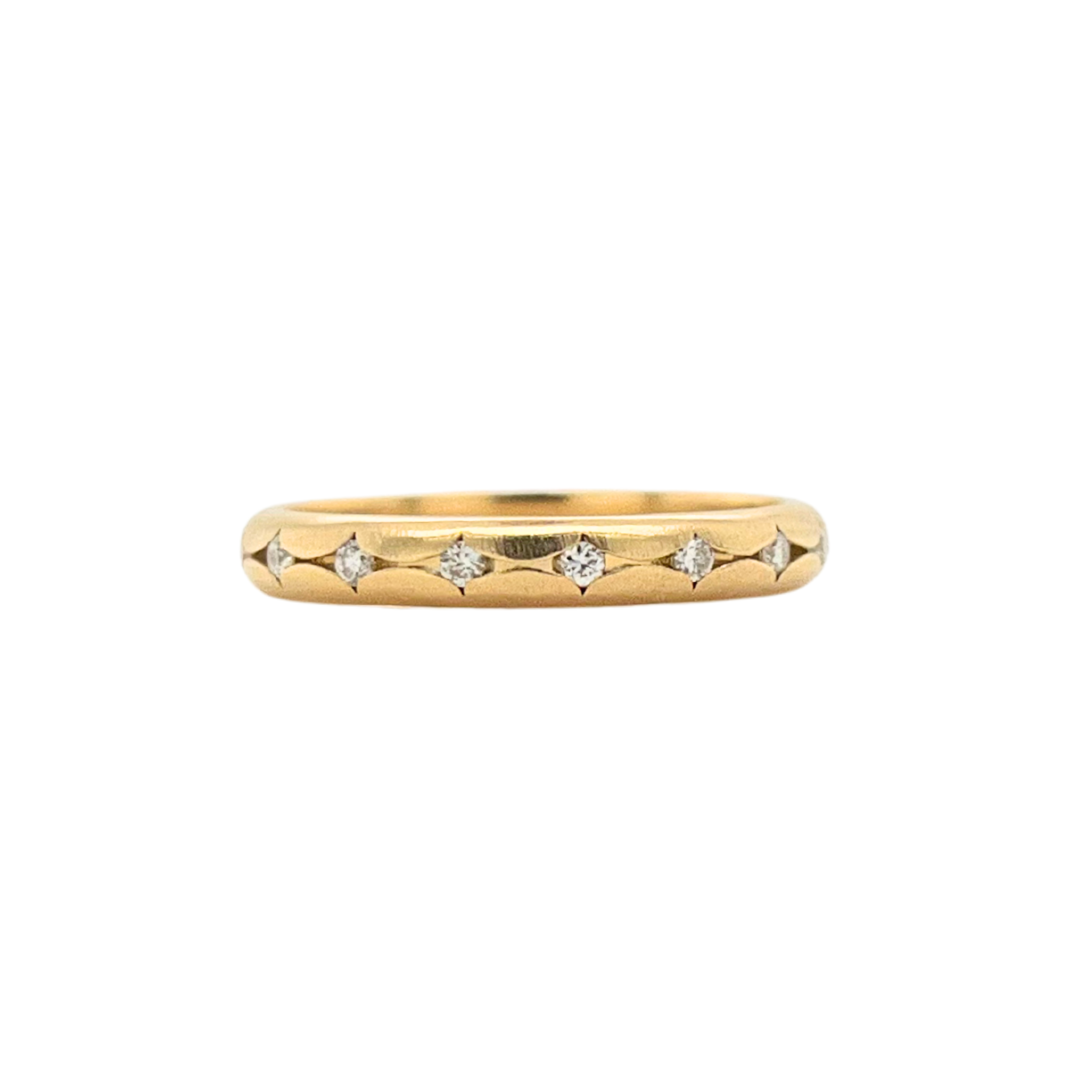 3mm Scalloped Band with Diamonds