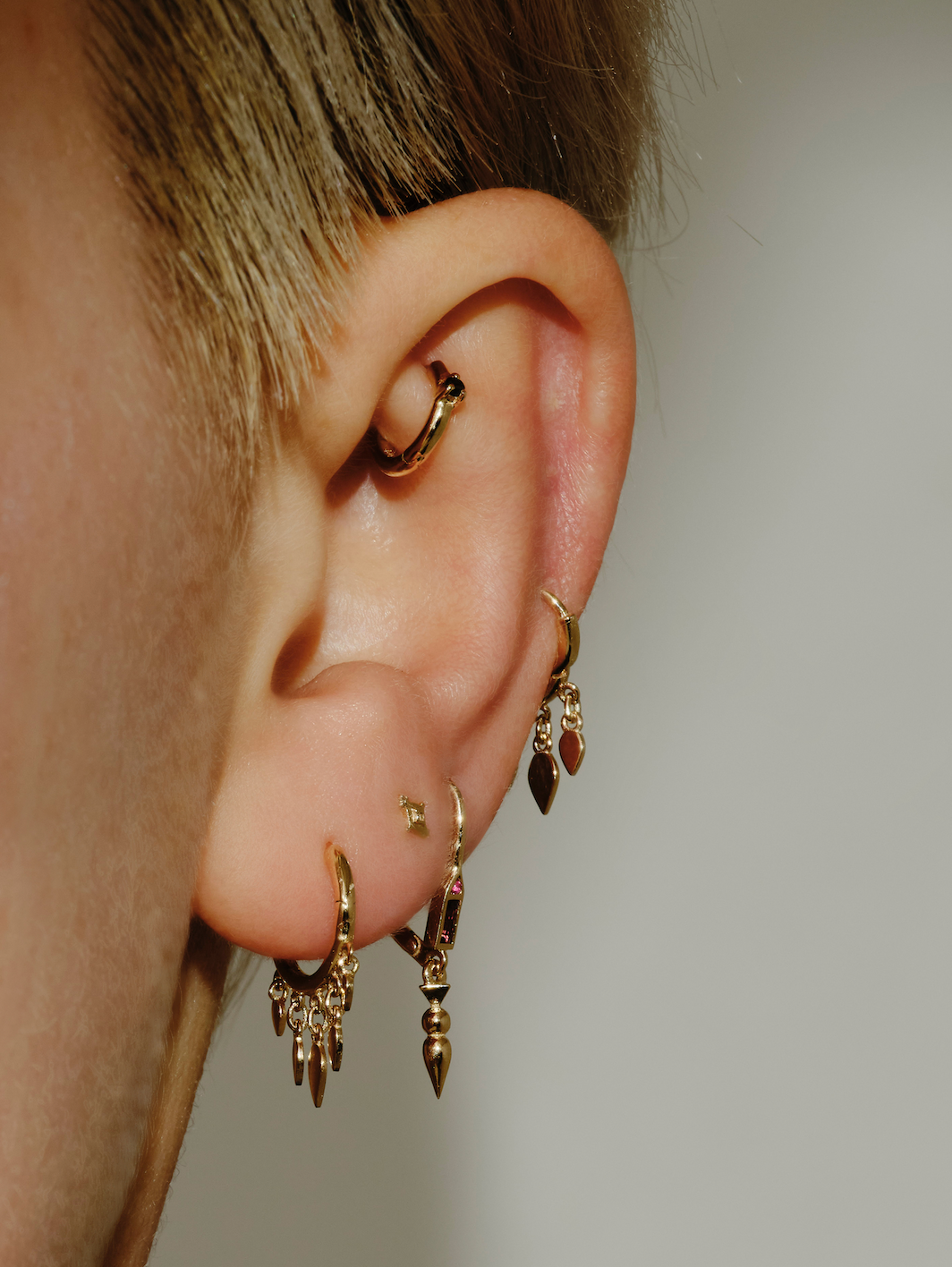 Cinq Tear Tassel Clicker Hoop