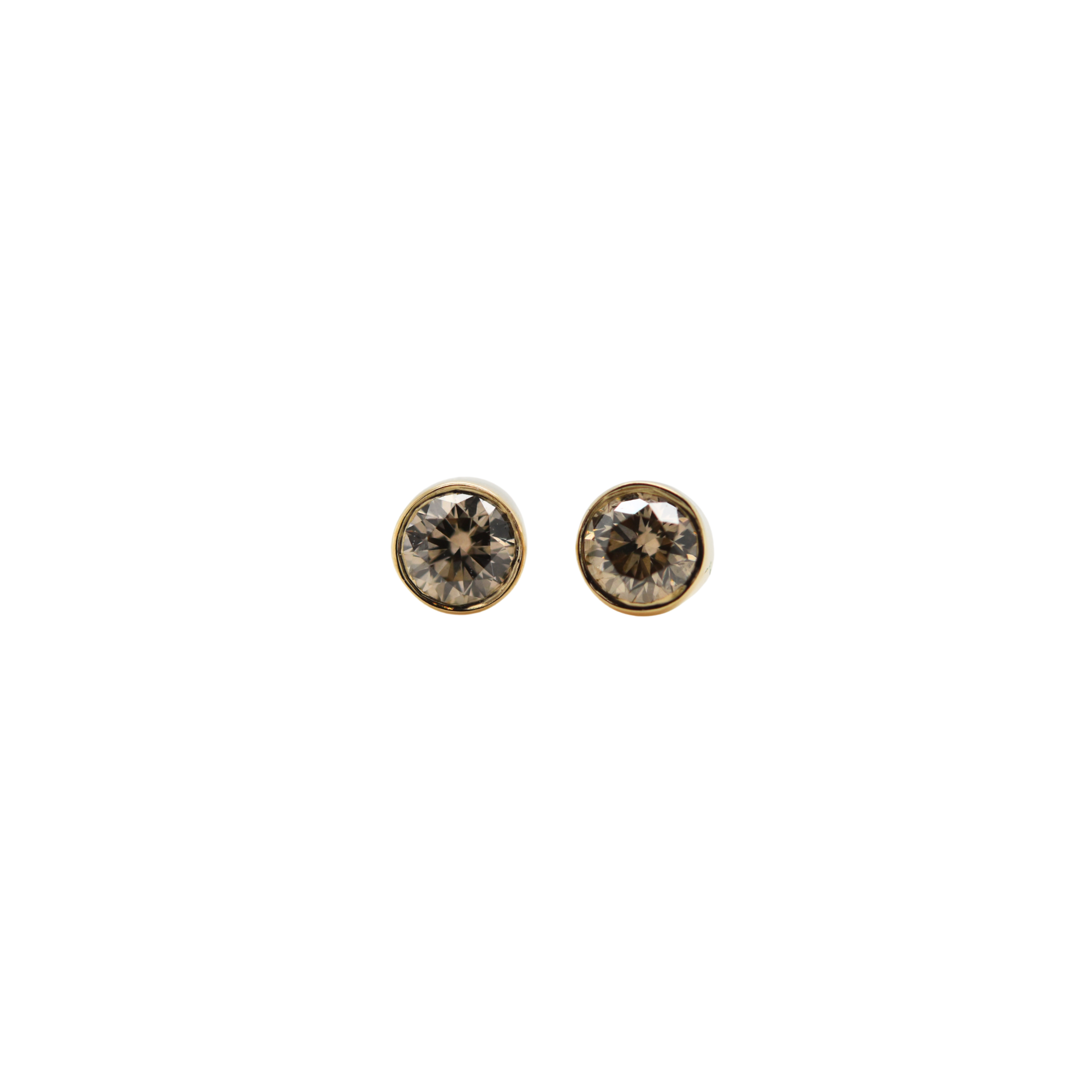 Heather Vineyard Studs — 2025 Holiday Collection