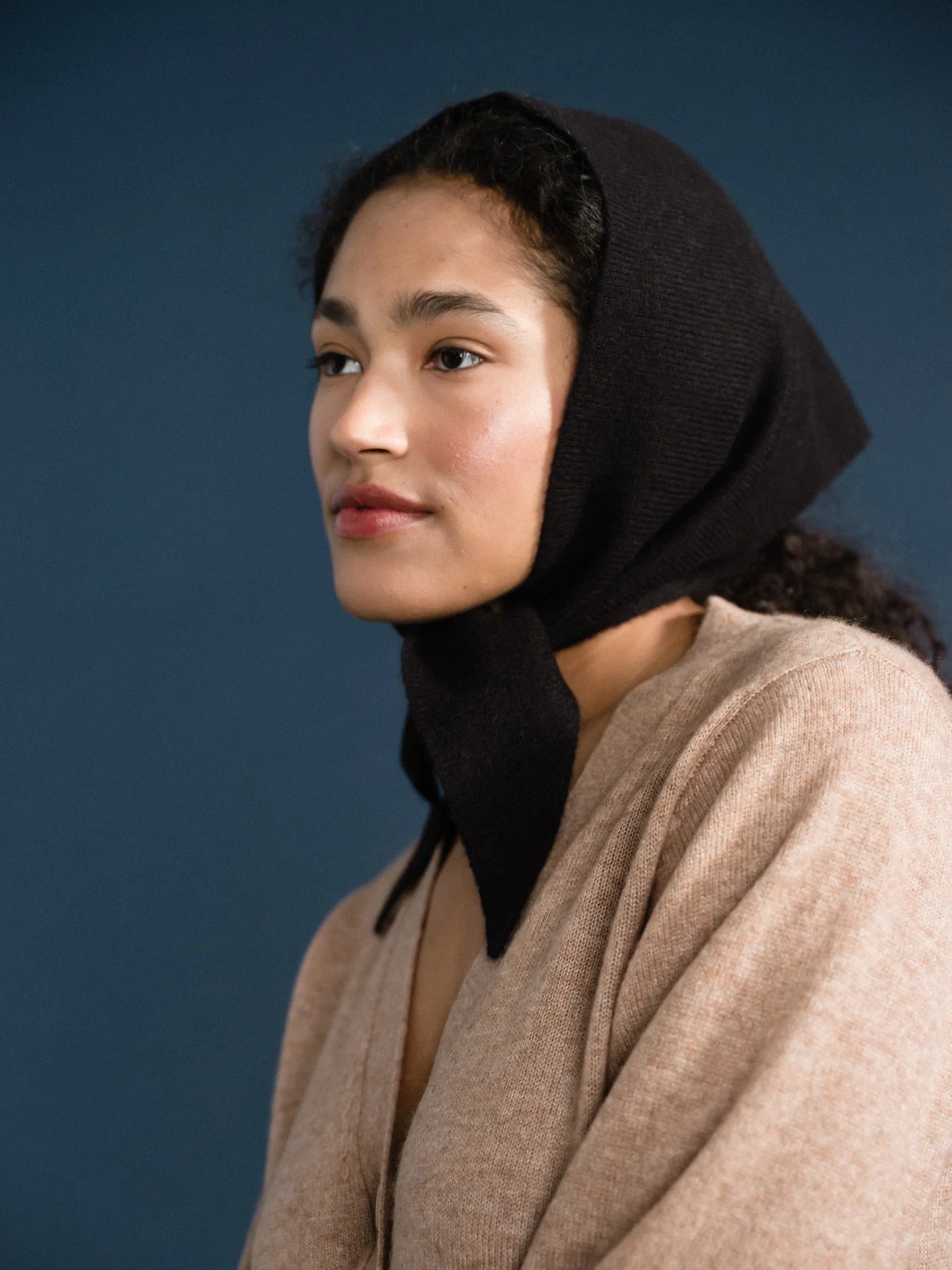 Cashmere Triangle Scarf — Black