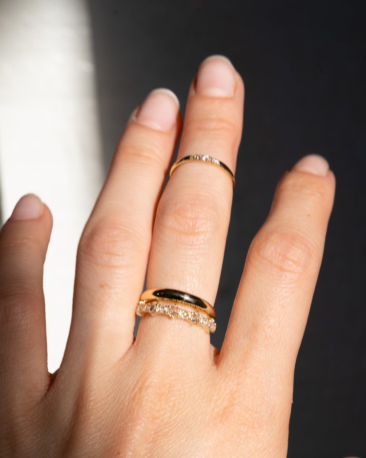 Leander Ring — Commitment, Curated