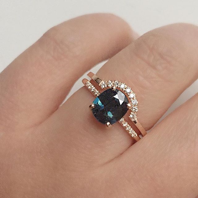 Hyeres Teal Sapphire Ring