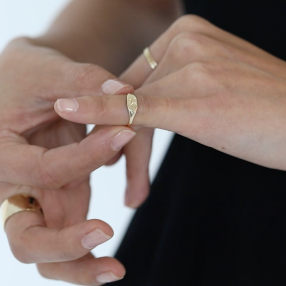 Petite Signet Ring